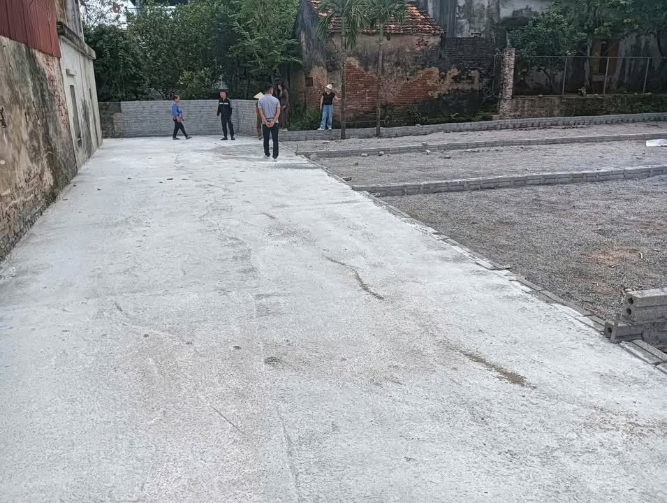 Đất nền Dũng Cảm, Trung Tú, 91m² giá 2 tỷ - Ô tô tận cửa, vị trí thuận lợi!