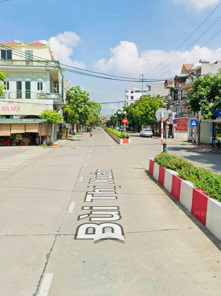 Nhà mặt phố Bùi Thị Xuân, Chí Linh 30m² giá 2 tỷ - Kinh doanh đắc địa!