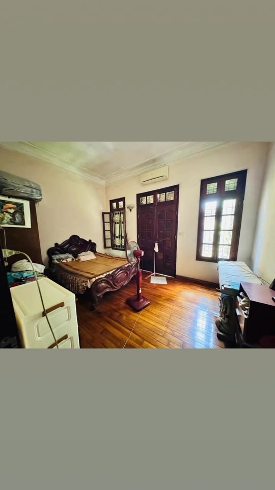 Nhà phố mini Lạc Long Quân Tây Hồ 141m² giá 29.5 tỷ - Đầu tư sinh lời hấp dẫn!