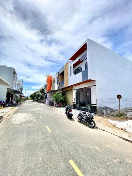 Nhà phố KDC Nam An Hoà Rạch Giá 80m² giá 3.05 tỷ - Nội thất đầy đủ, sẵn sàng vào ở!