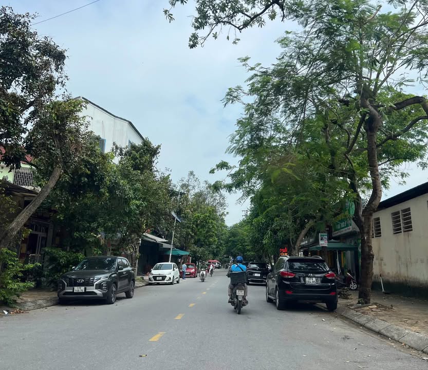 Bán nhà 2 tầng mặt phố Trần Thủ Độ, 99m² giá 5.12 tỷ - Kinh doanh sầm uất!