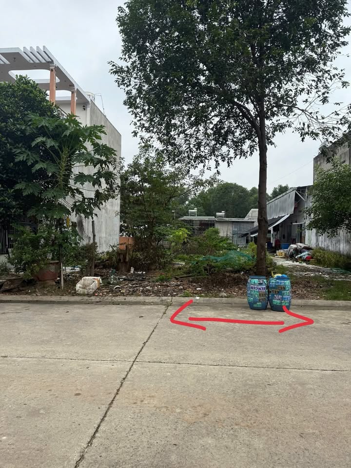 Bán đất nền 150m² đường DL11, Tân Uyên - Sổ đỏ chính chủ giá 1.8 tỷ