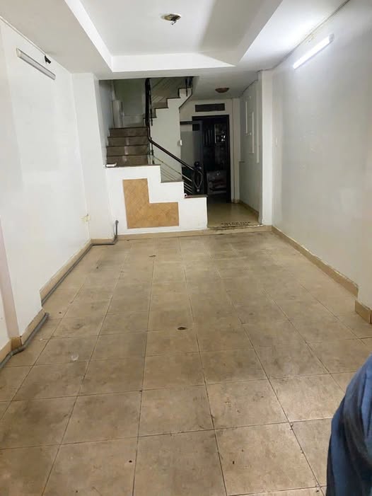 Nhà mặt tiền Nguyễn Chí Thanh Q10, 3.5m x 18m, Cho thuê 35 triệu/tháng - Tiềm năng kinh doanh lớn!