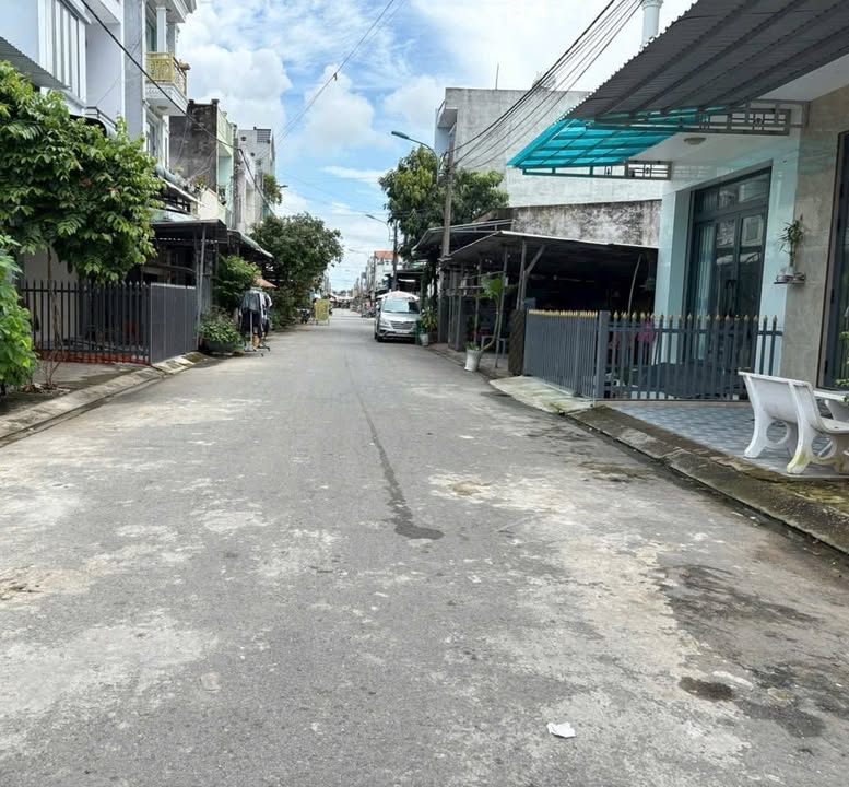 Đất nền liền kề mặt tiền đường ĐS 9 - KDC chợ Thuận Đạo - 126m² chỉ 3.7 tỷ!