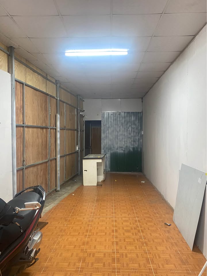 Cho thuê mặt bằng đường Hùng Vương, Đức Trọng - Sân rộng, khu dân cư đông đúc chỉ 7 triệu/tháng!