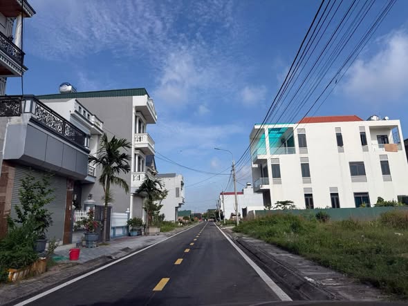 FrontHouse Chợ Hóp Nam Hồng 100m² giá 2.2 tỷ - Đầu tư kinh doanh sinh lời!