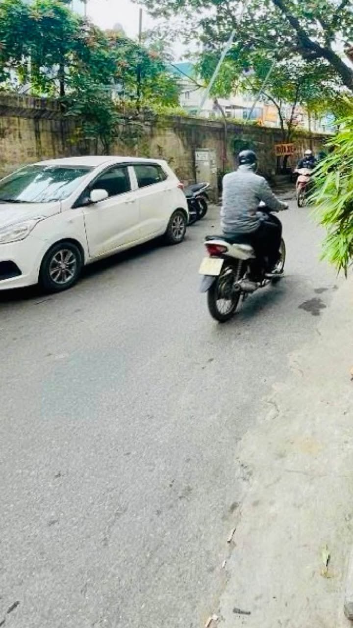 Nhà góc 4 tầng tại Hoàn Kiếm 50m² giá 12.9 tỷ - Sổ đỏ chính chủ!