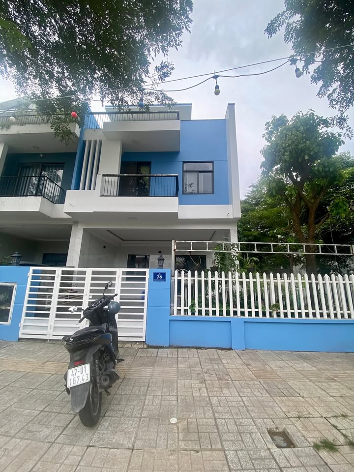 Nhà phố Thăng Long Home Thủ Đức 170m² giá 17 tỷ - Căn góc thoáng mát, sân vườn rộng rãi!