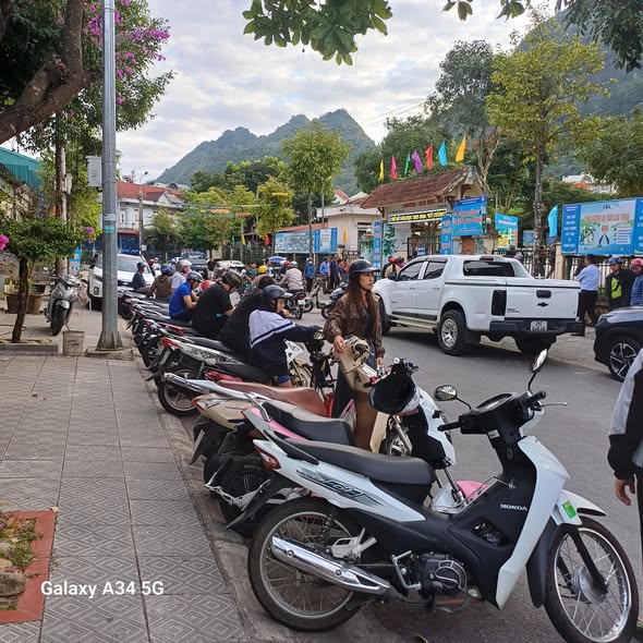 Nhà phố 2 tầng 1 tum đường Chu Văn An 105m² giá 2.3 tỷ - Vừa ở vừa kinh doanh!