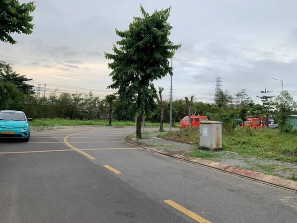 Bán gấp lô góc đất The Seasons Lái Thiêu 187m² giá 13.5 tỷ - Kinh doanh thuận lợi!