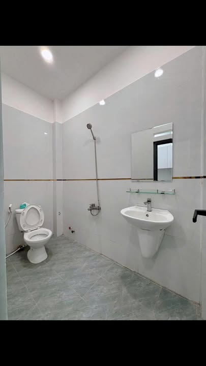Nhà hạng cấp 3 tại Bình Tân, 26m² giá 3.67 tỷ - Sổ hồng riêng, chính chủ!