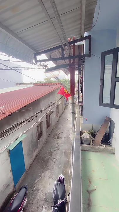 Nhà riêng Dĩ An 40m² giá 1.4 tỷ - Gần trường học và siêu thị