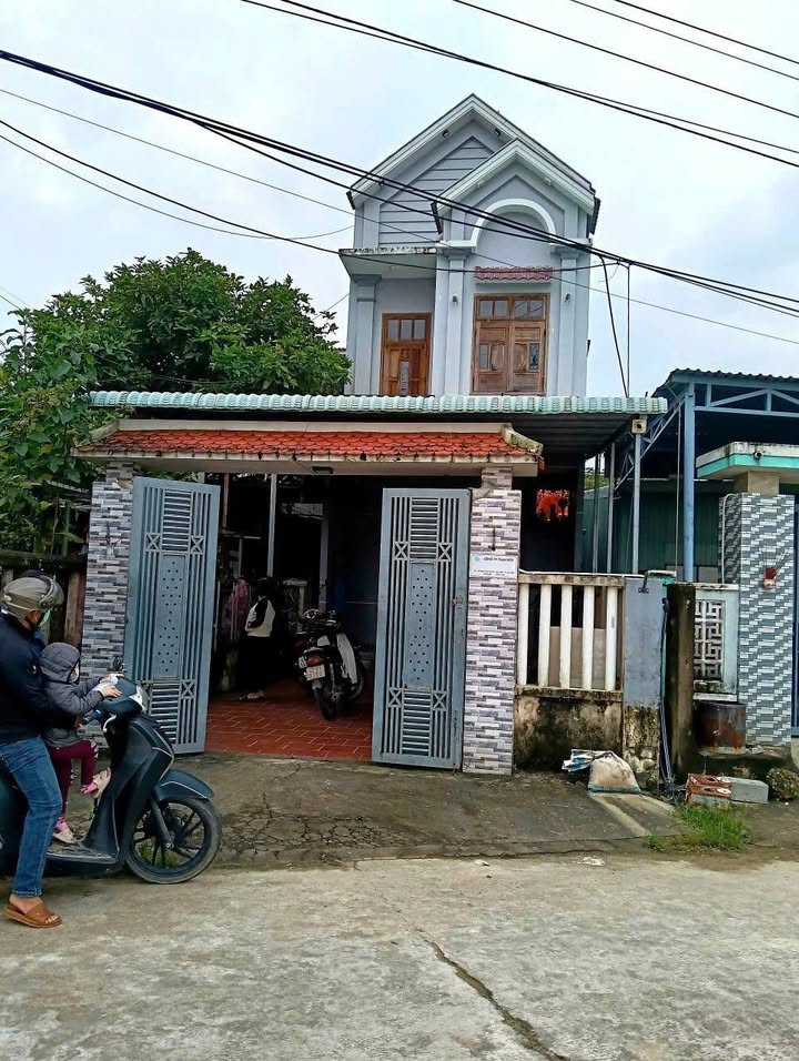 Nhà 2 tầng kiên cố 150m² thôn Bồ Bản, Hòa Phong, giá 2.4 tỷ - Bán gấp!