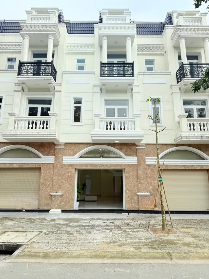 Nhà mặt tiền KDC Tân Đông Hiệp, Dĩ An, 75m², giá 7.35 tỷ - Đầu tư sinh lời ngay!