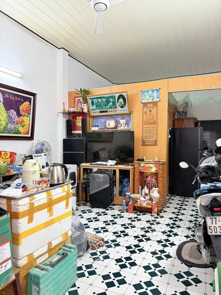 Bán nhà hẻm cạn đường Nguyễn Chánh, Quy Nhơn 40.3m² giá 1.59 tỷ - Nằm trong khu dân cư sầm uất!