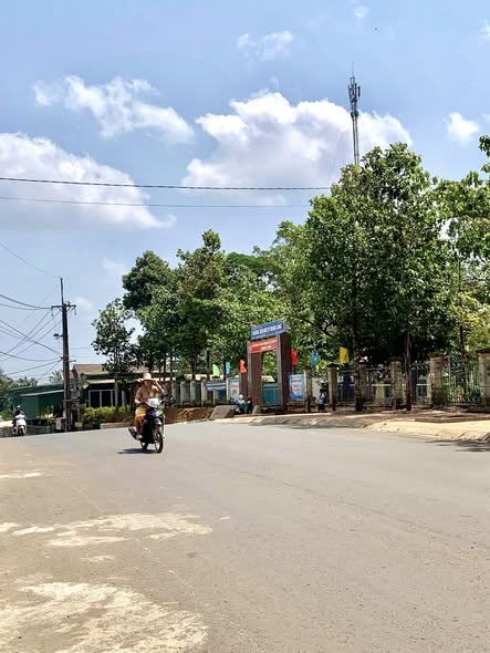 Đất mặt đường nhựa kinh doanh tại phường Nam Gia Nghĩa, 450m² giá 1.3 tỷ - Cơ hội đầu tư hấp dẫn!