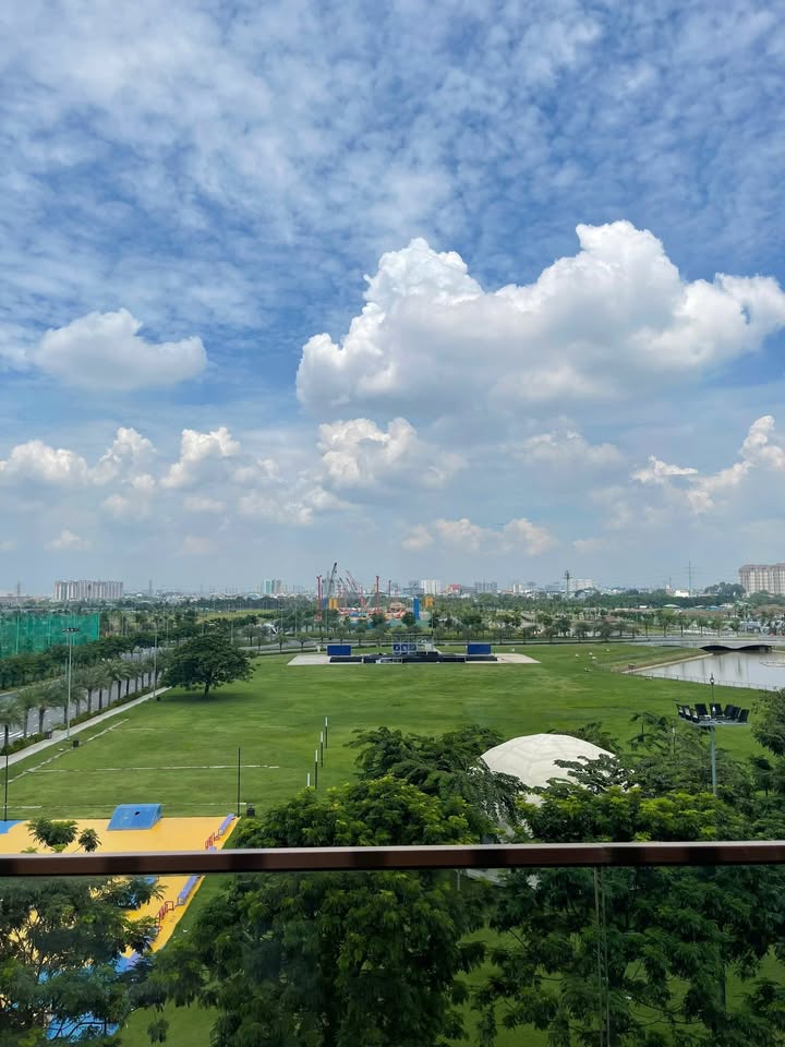 Cho thuê shophouse mặt tiền đường N2 - Soho The Global City 95m² giá 90 triệu/tháng - Vị trí sầm uất tại trung tâm TP.HCM!