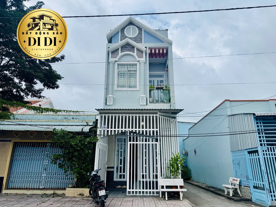 Nhà mặt tiền Nguyễn Trường Tộ Rạch Giá 62m² giá 2.6 tỷ - Gần trung tâm thành phố!