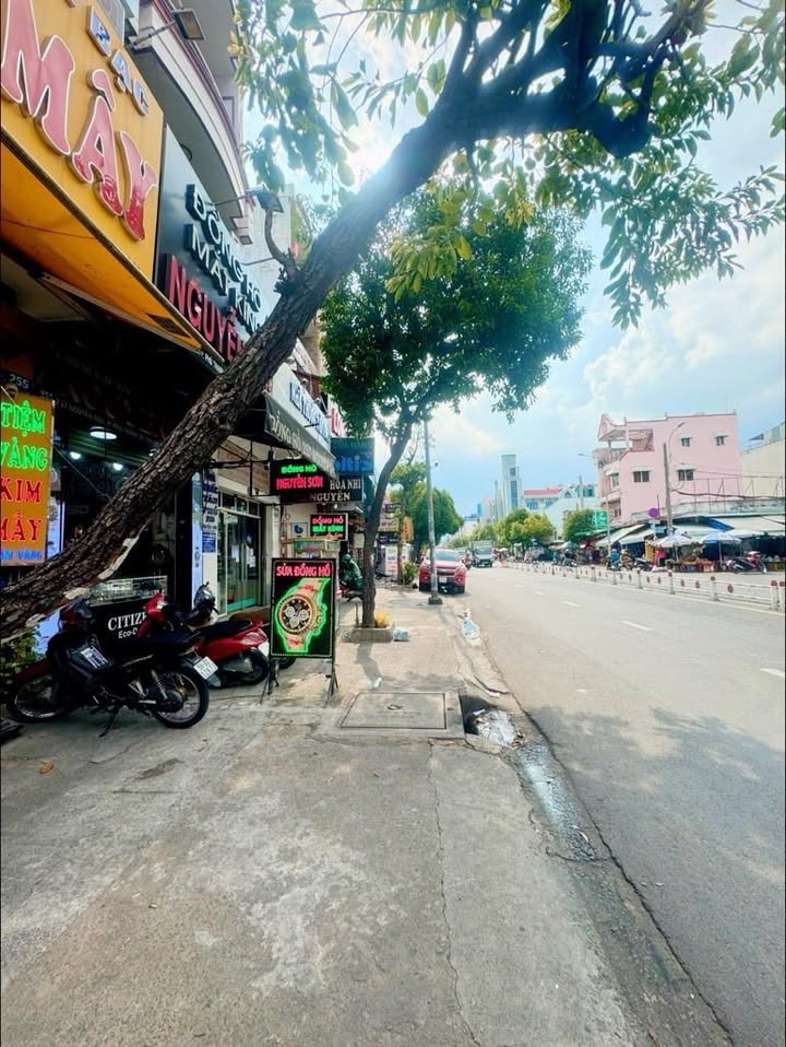 Nhà phố mặt tiền kinh doanh Nguyễn Sơn, Tân Phú 68m² giá 16 tỷ - Đầu tư sinh lời ngay!