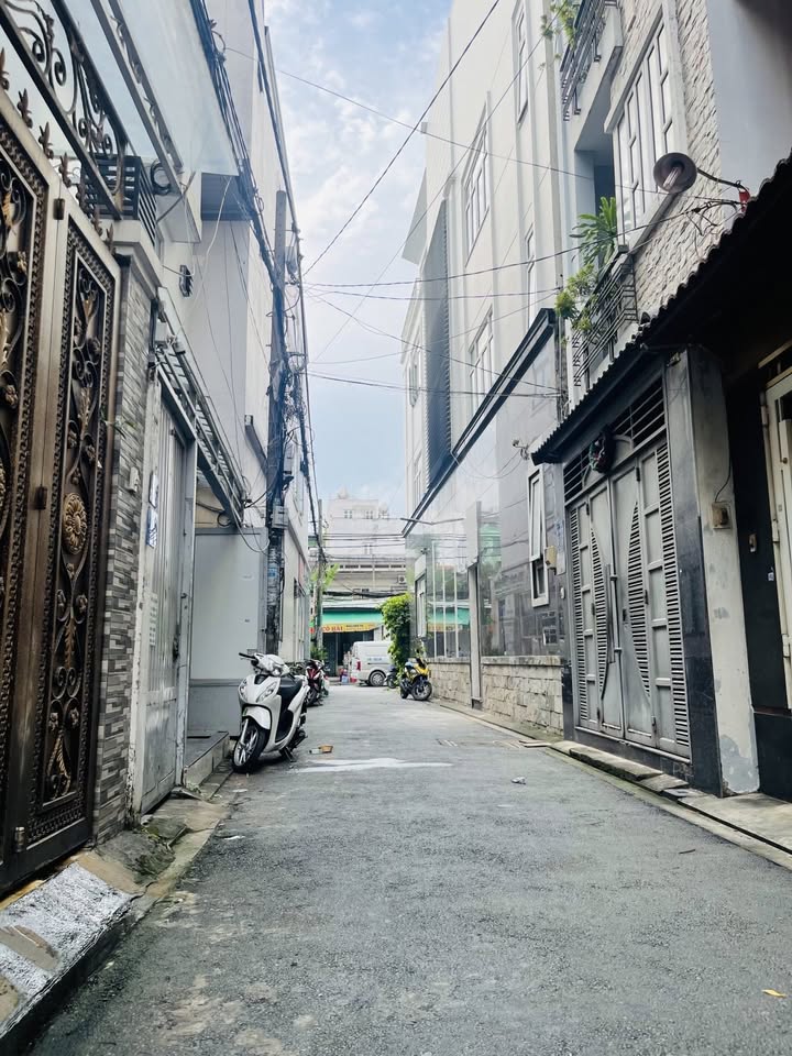 Nhà riêng Tân Bình 92m² giá 10.9 tỷ - Gần nhà ga Metro