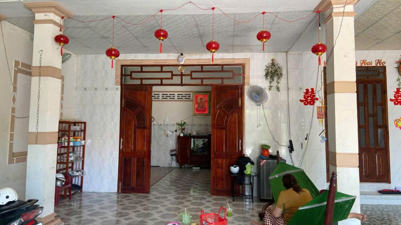 Nhà nguyên căn Đất Đỏ 2PN giá 3 triệu/tháng - Sân để xe hơi rộng rãi!