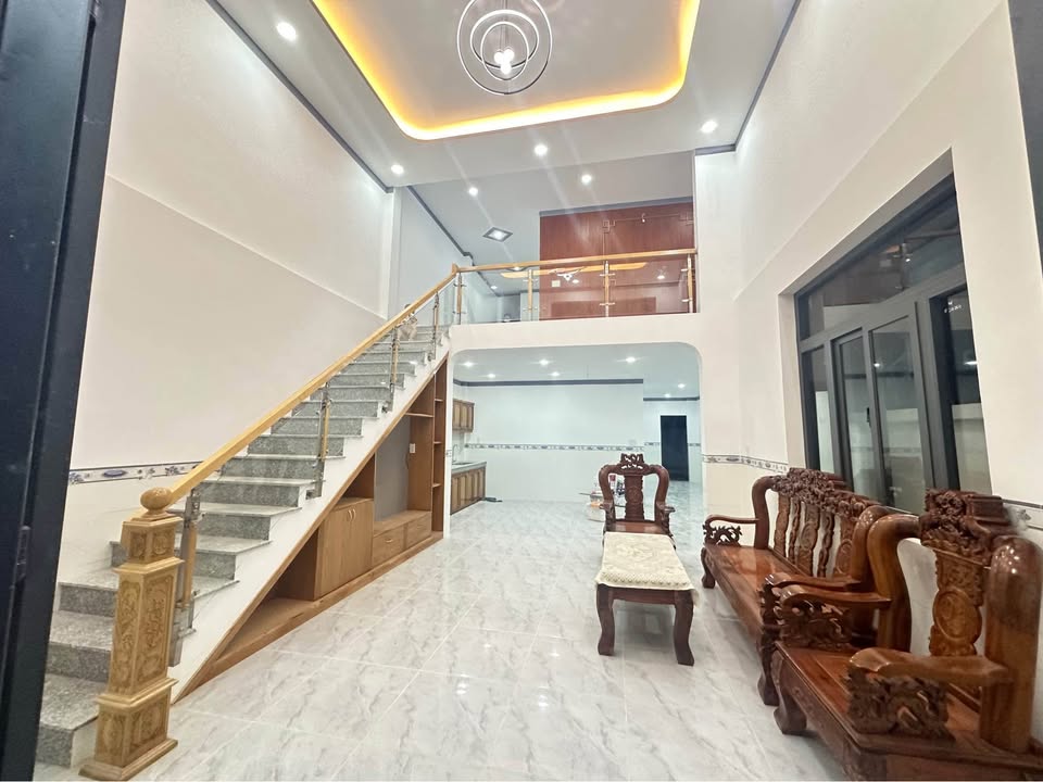 Nhà gác bán Phước Bình, Long Thành 151m² giá 2.35 tỷ - Sân đậu xe hơi thoải mái!