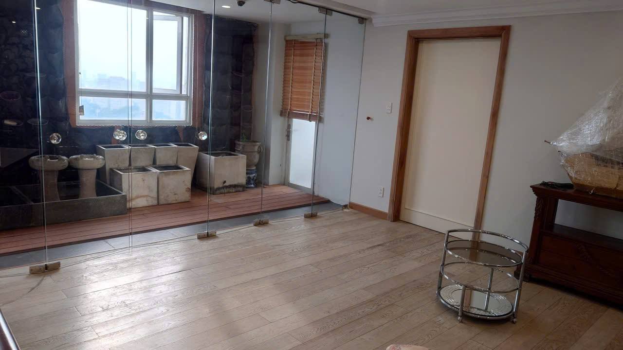 Căn hộ cho thuê quận 1 179m² - Mặt tiền đường Võ Văn Kiệt, giá thỏa thuận