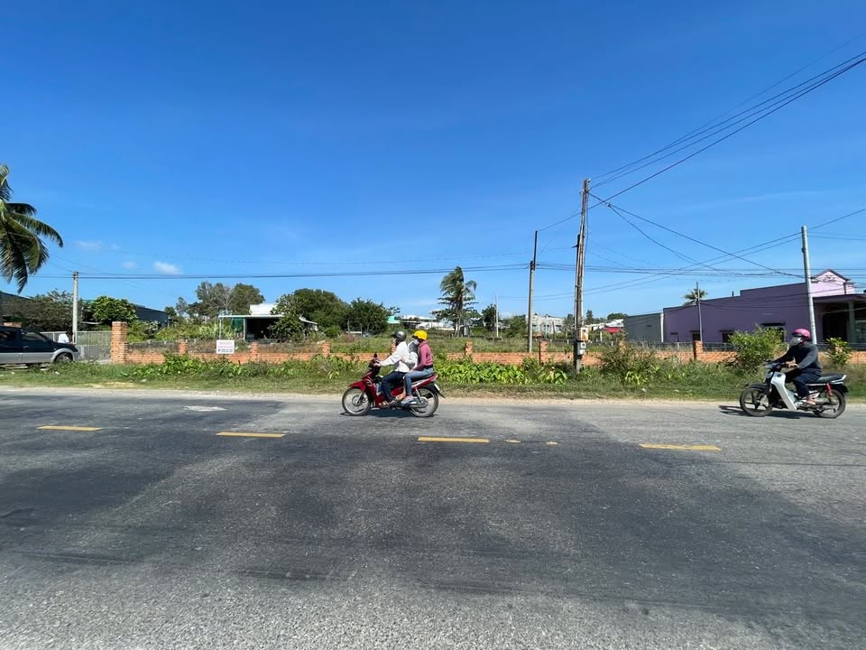 Đất mặt tiền Quốc Lộ 55, Hàm Tân, 300m² giá 1.8 tỷ - Cơ hội đầu tư hiếm có!