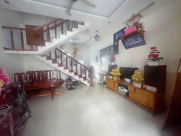 Nhà 1 trệt 1 lầu 43.2m² giá 3.33 tỷ - Chính chủ bán gấp tại Dĩ An!