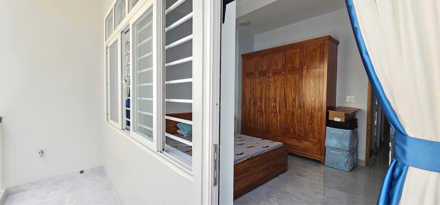 Nhà nguyên căn Hưng Đạo Nha Trang 100m² giá 25 triệu - Gần bãi tắm Hòn Chồng!