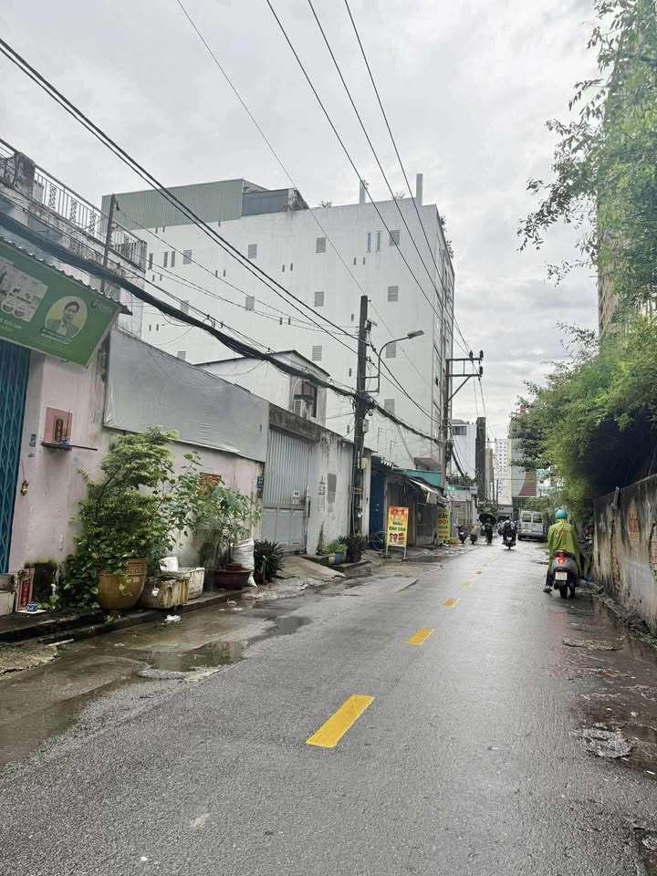 Nhà mặt tiền Tân Phú, 120m² giá 11.8 tỷ - Chính chủ, xây dựng kiên cố!