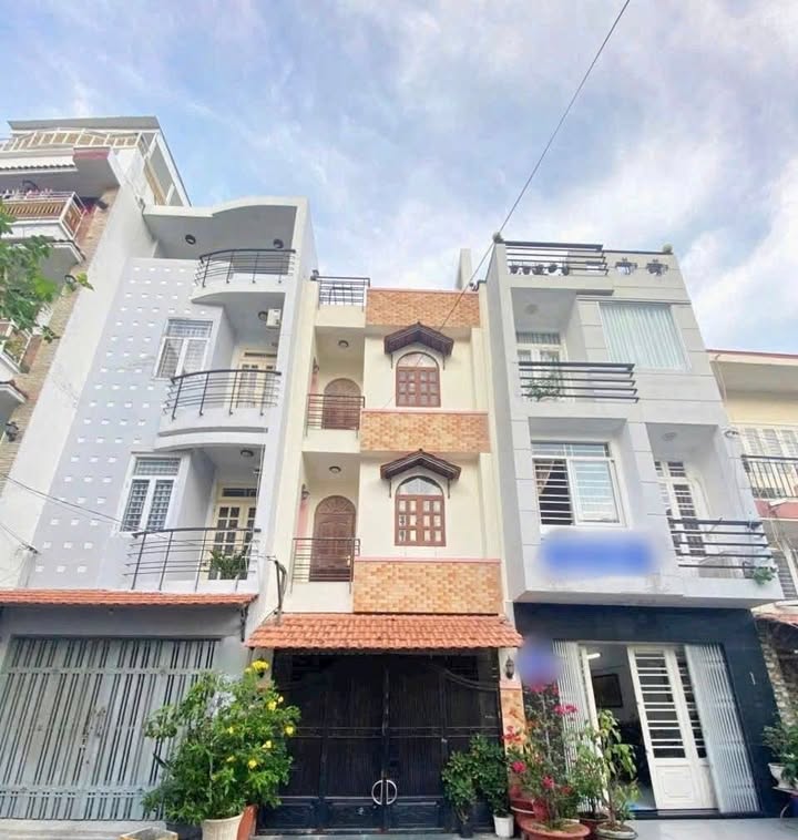 Nhà phố hẻm kinh doanh Quận 3 50m² giá 10 tỷ - Sổ đỏ chính chủ, ô tô quay đầu!