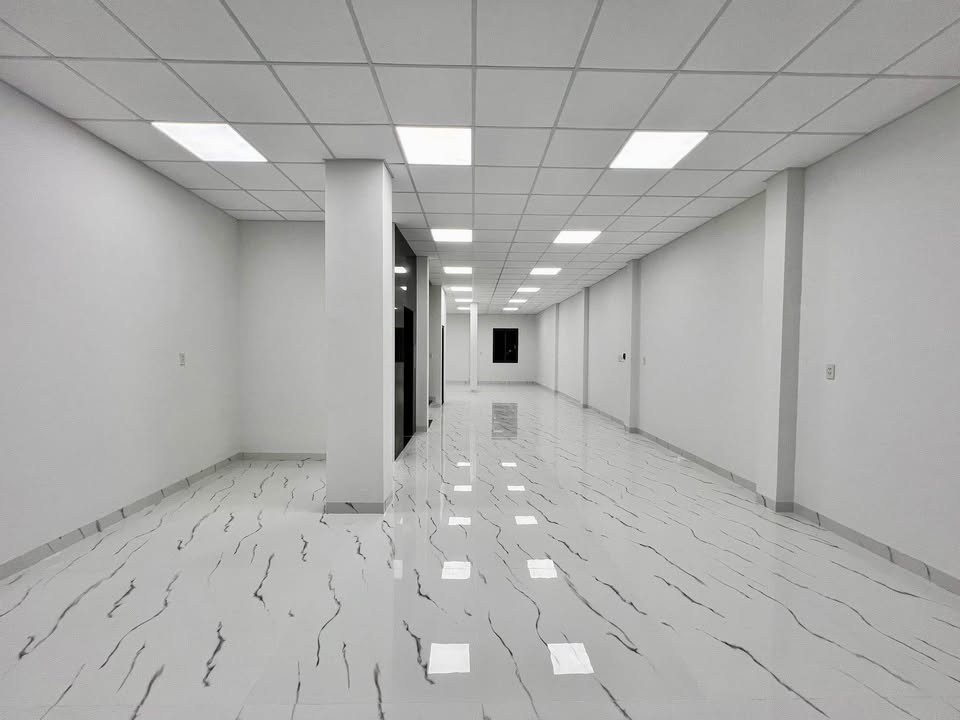 Cho thuê Tòa Nhà Văn Phòng Đồng Khởi 500m² - Sẵn sàng vào làm việc!