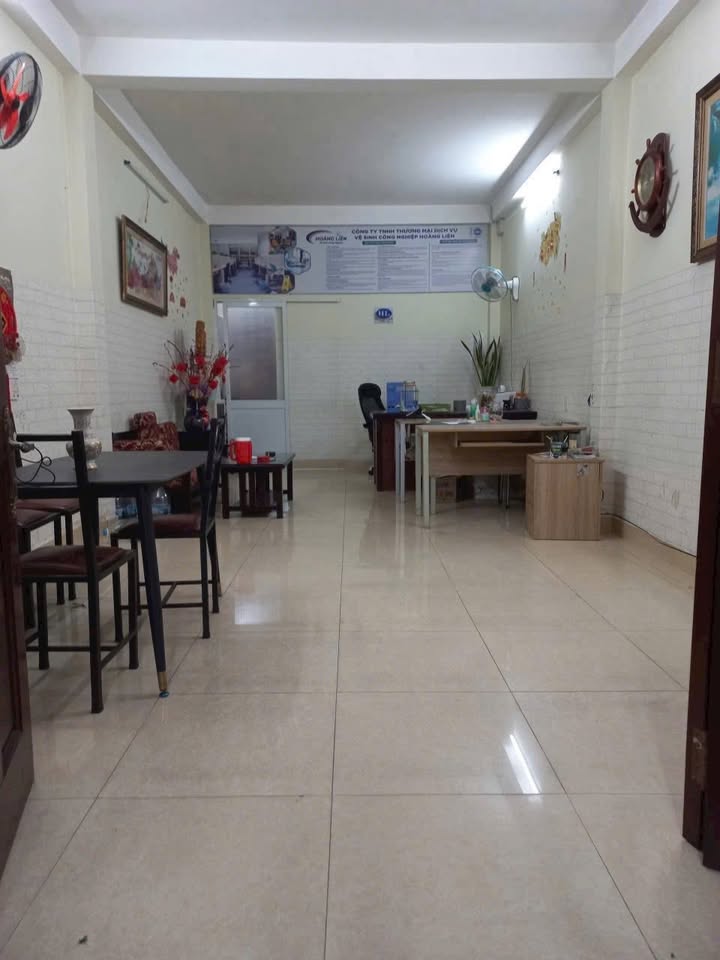 Nhà cho thuê Nguyễn Văn Quá 80m² - Phù hợp làm văn phòng và ở gia đình!