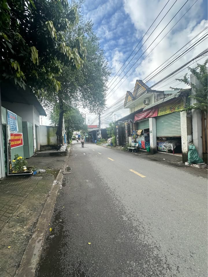 Bán đất Dĩ An 207m² giá 5.989 tỷ - Khu vực kinh doanh sầm uất!