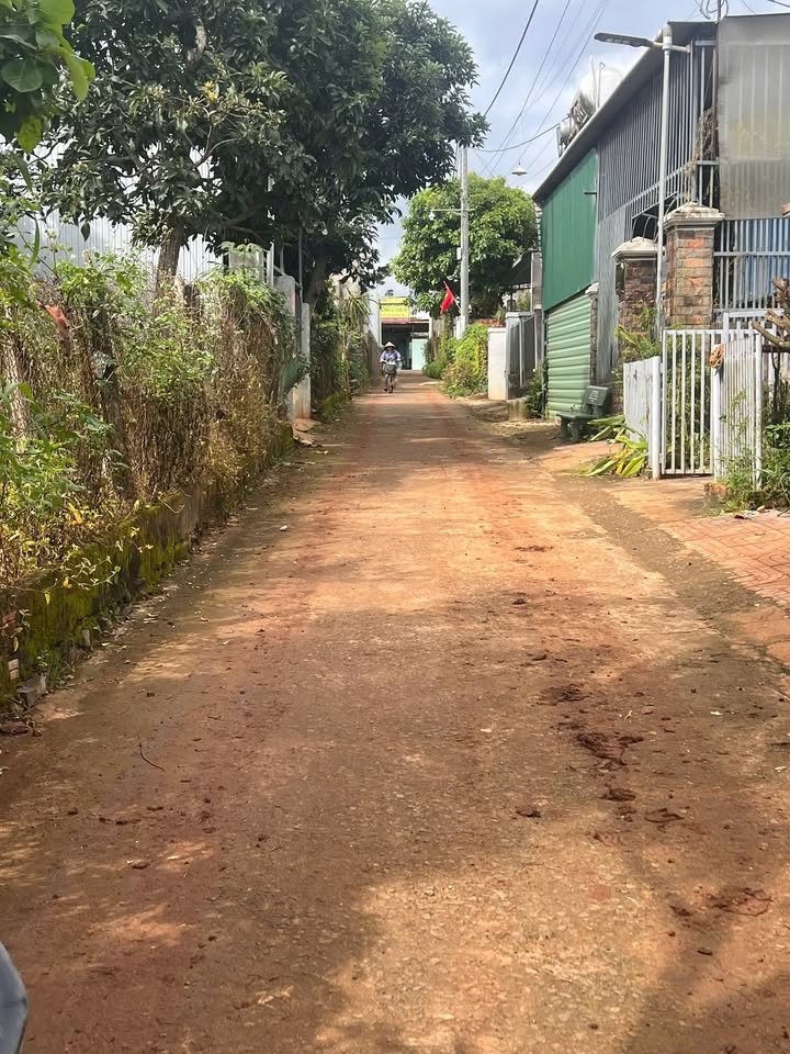 Đất nền Buôn Hồ 200m² giá 1.95 tỷ - Hẻm ô tô thông thoáng, chính chủ!