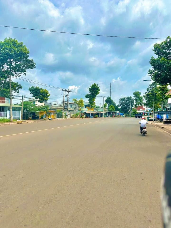 Đất nền 120m² tại phường Bình Lộc, Long Khánh giá 800 triệu - Sổ riêng, mặt tiền đường nhựa