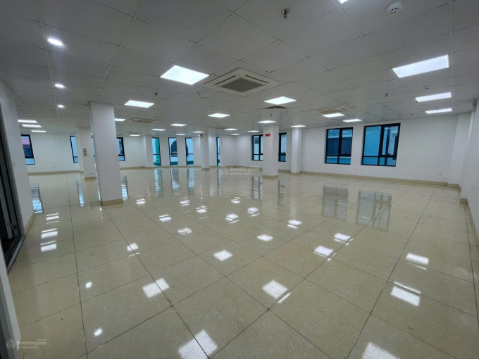 Cho thuê văn phòng tại Hoàng Liệt, Hoàng Mai 200m² giá 30 triệu - Không gian làm việc lý tưởng!