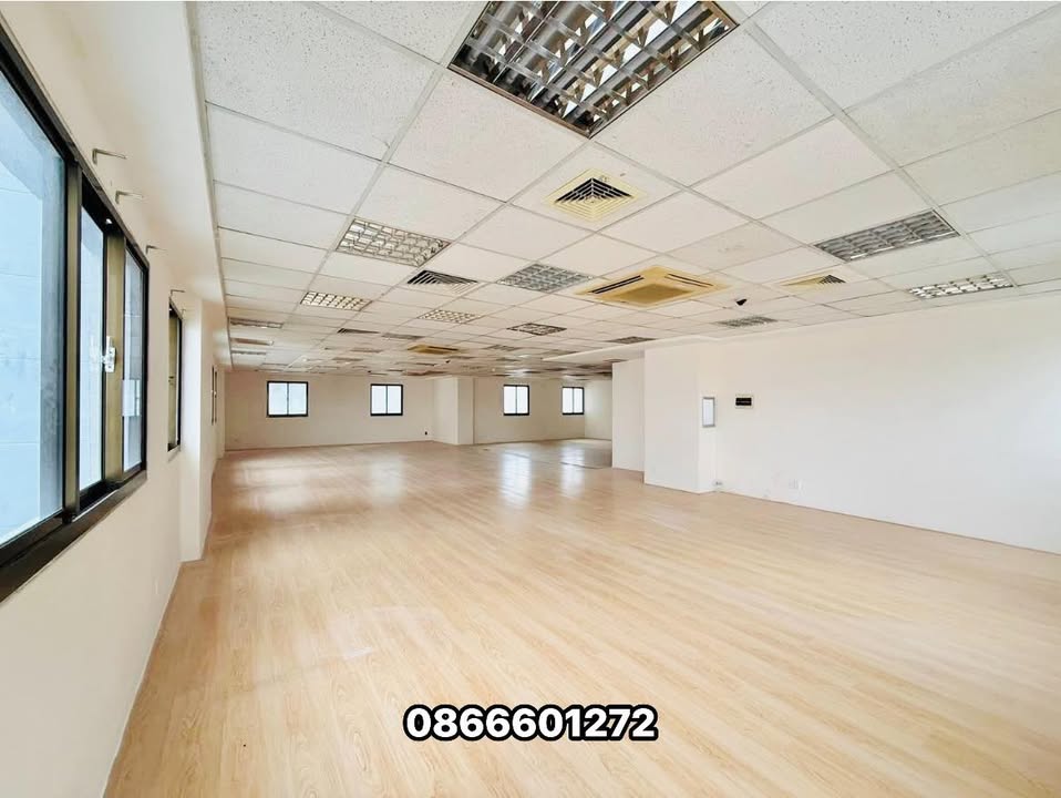 Sàn văn phòng cho thuê tại Huỳnh Thúc Kháng, Đống Đa 140m² chỉ 25 triệu - Không thể bỏ lỡ!