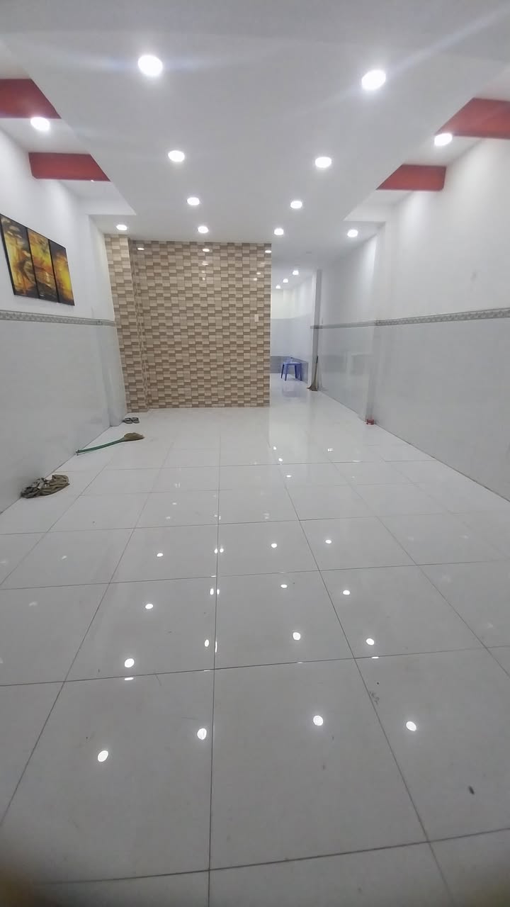 Nhà cho thuê hẻm 5m đường Ni Sư Huỳnh Liên, Tân Bình 60m² - Phù hợp để ở và kinh doanh!