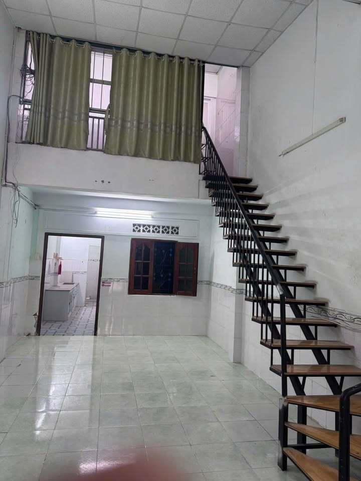 Nhà nguyên căn hẻm xe tải Phú Thọ Hòa, Tân Phú 84m² giá chỉ 11 triệu - Thích hợp kinh doanh online!