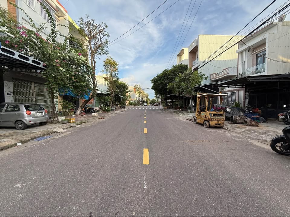 Bán căn góc mặt tiền đường Tố Hữu, Quy Nhơn 200m² - Full nội thất chỉ vào ở!