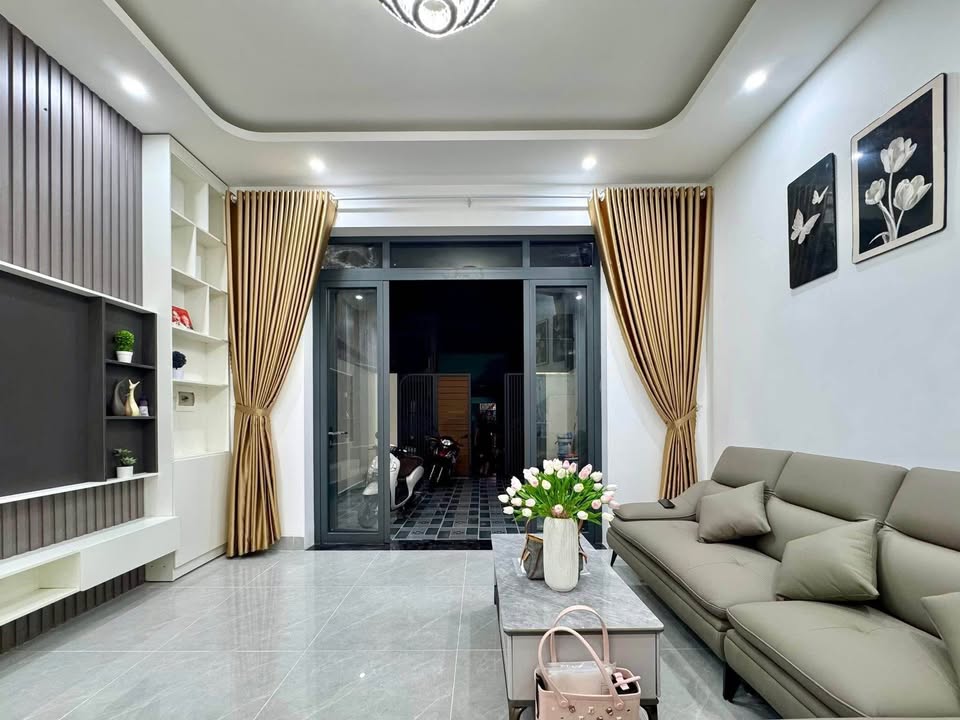 Nhà mặt tiền Phan Văn Trường, Rạch Giá 100m² giá 2.68 tỷ - Hoàn thiện sắp giao nhà!