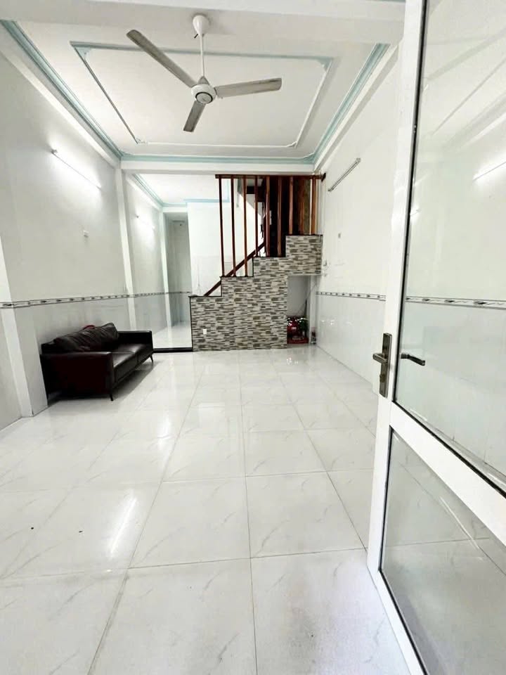 Cho thuê nhà nguyên căn mặt tiền Biên Cương, Quy Nhơn 65m² - Vị trí sầm uất, thuận lợi kinh doanh!