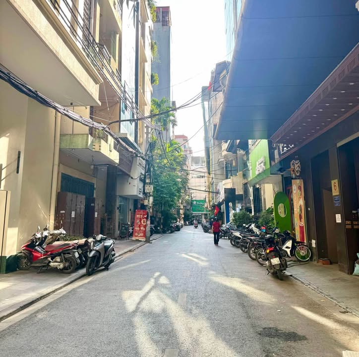 Nhà phố Thái Hà Đống Đa 27m² giá thỏa thuận - Kinh doanh thuận lợi, có thang máy!