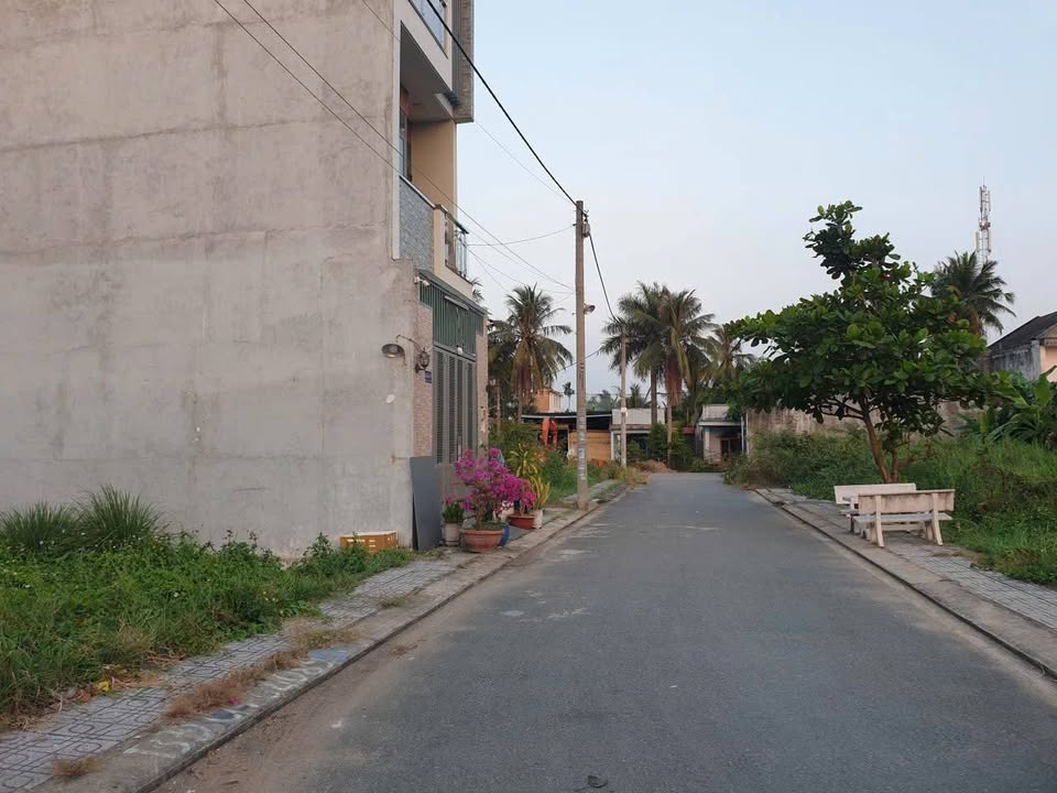 Đất nền KDC Centerpoint, đường số 6, Long Phước, 50.8m² giá 2.2 tỷ - Sổ hồng riêng, xây dựng tự do!