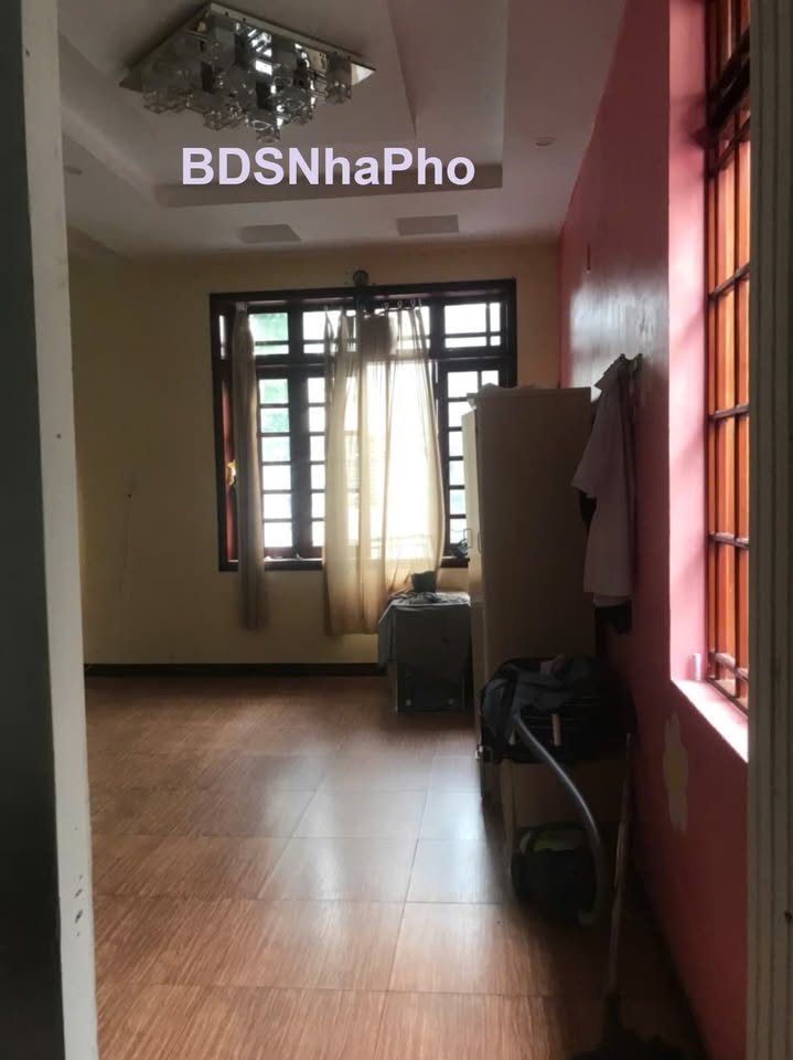 Nhà cho thuê 3 tầng Đường Hải Hồ, Hải Châu 230m² giá 17 triệu - Không nội thất, phù hợp gia đình!