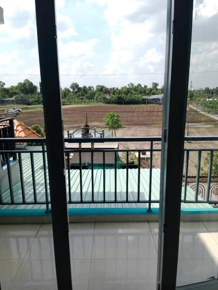 Nhà 2 tầng tại ấp Cầu Xây, Long Trạch, giá 2.45 tỷ - Nhà mới vào ở ngay!