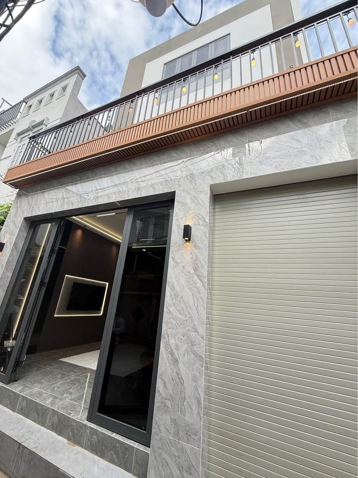 Nhà mới 3 tầng tại Tân Hưng, Quận 7 - Giá chỉ 6.25 tỷ - Sân thượng BBQ thoáng mát!