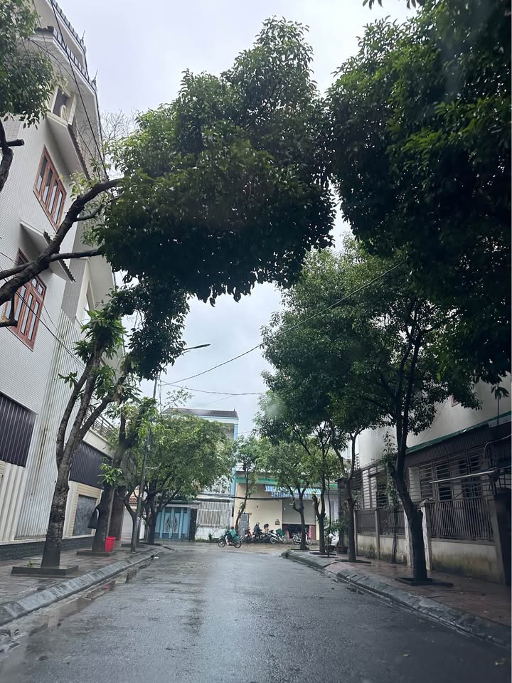 Đất nền Vinh Tân 150m² giá 5 tỷ - Cạnh hồ Tecco thơ mộng!